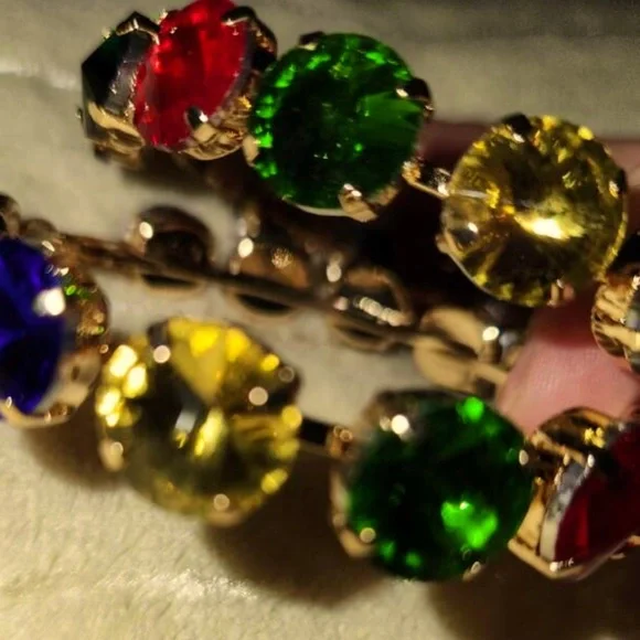 💄New Women's Hoop Earrings - Picture 2 of 3